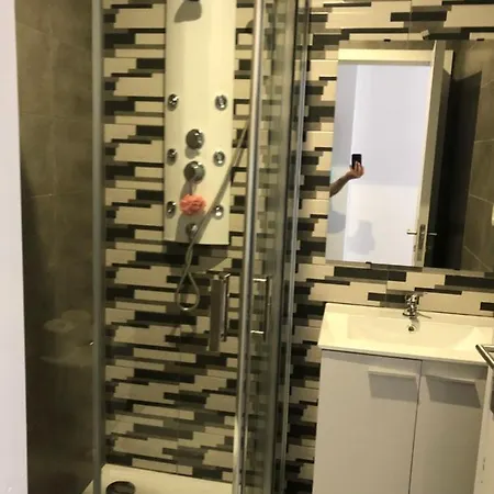 Moreira Terrace 招待所 2*